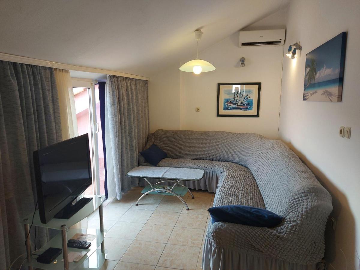 Apartments & Rooms Nensi Baška Esterno foto
