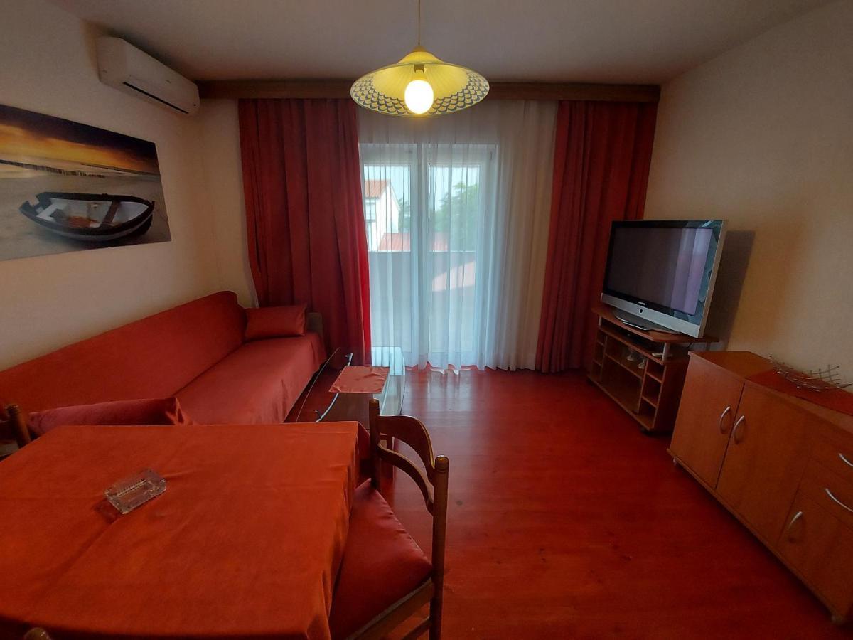 Apartments & Rooms Nensi Baška Esterno foto